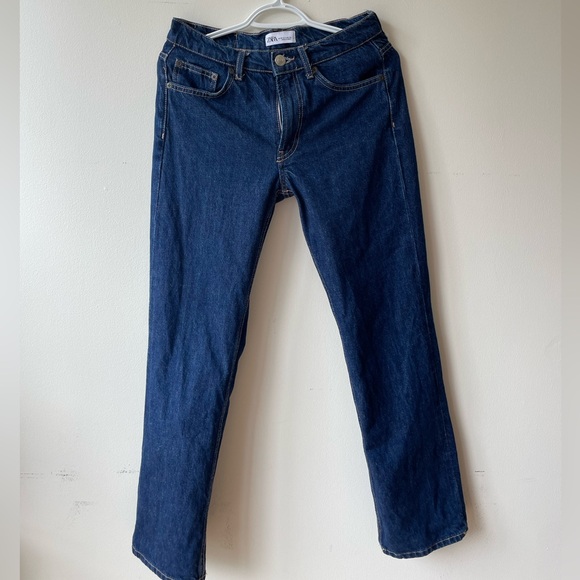 Zara TRF Mid-Rise Straight Leg Boyfriend Jeans - Picture 2 of 5